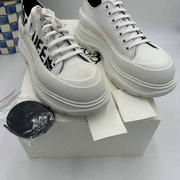 Men’s Alexander, McQueen Red slick low top sneakers size 42 made in Italy - Picture 3 of 14